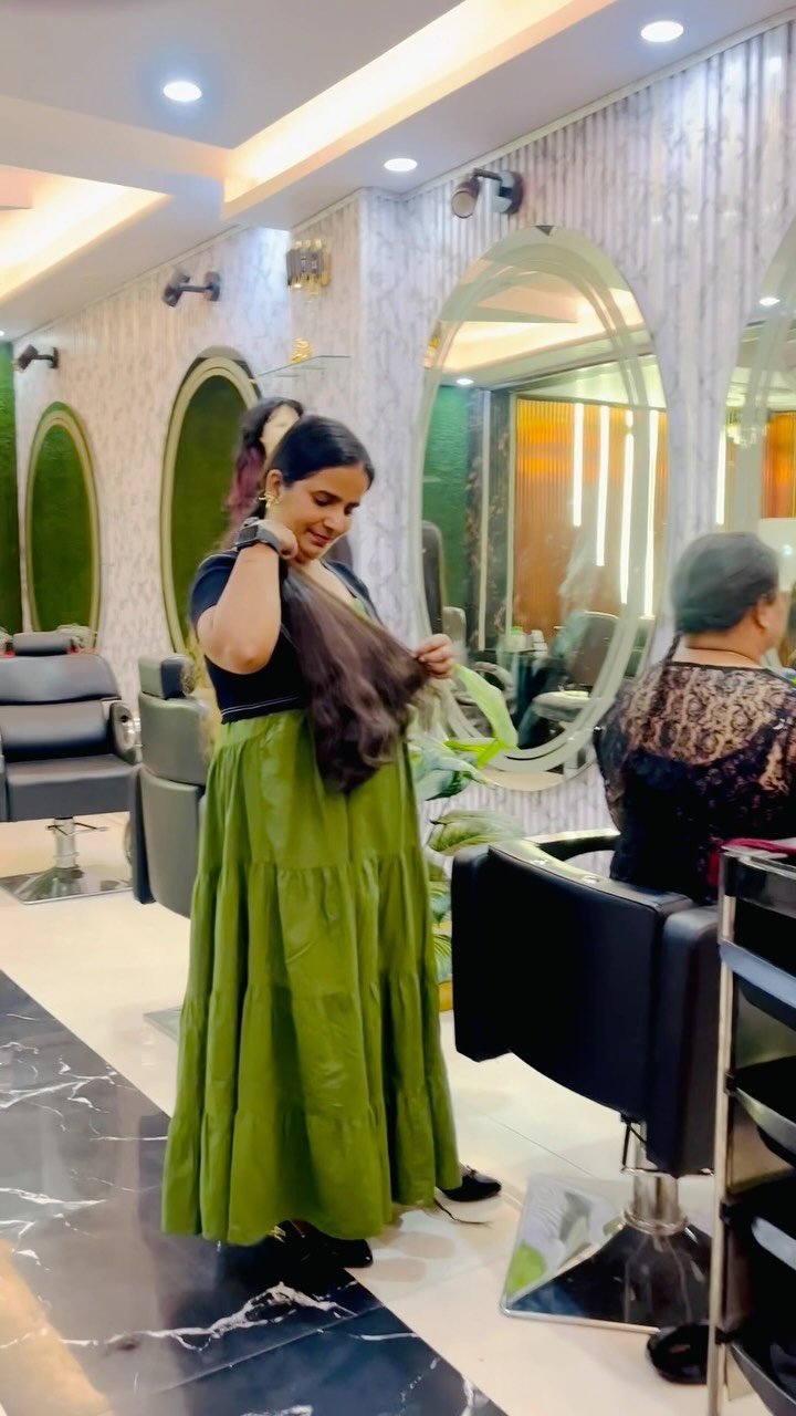 Hair extensions castle 
Ph:9899326534||
#smallbusiness #indian #extensions #hair #style